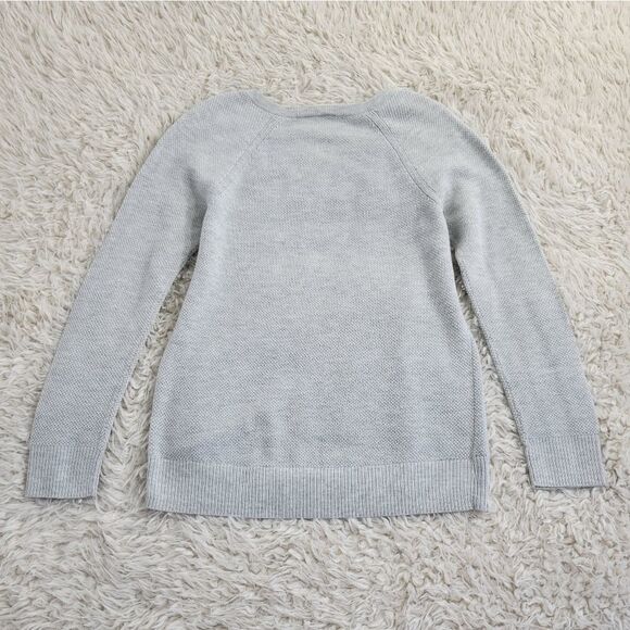 Gap V-Neck Pullover Sweater  - Picture 2 of 4